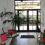 Le Lys Hotel