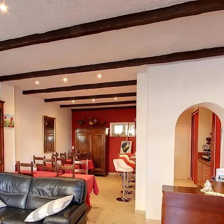 Готель Le Lys 2*