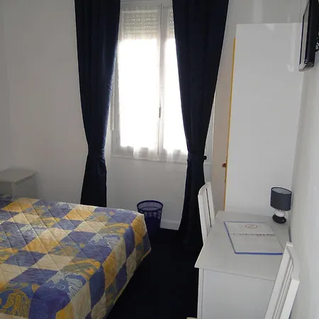 Otel Le Lys Juan-les-Pins