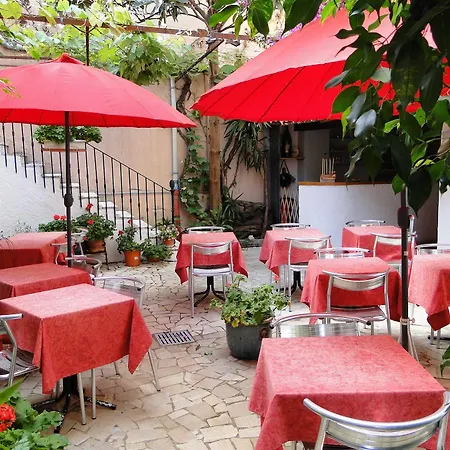 Le Lys Готель Жюан-ле-Пен