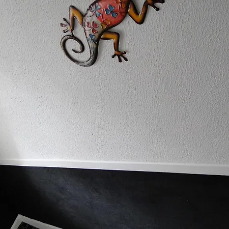 Le Lys Готель Жюан-ле-Пен